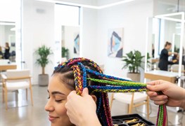 نمایش توضیحات خدمات و دوره آموزشی مدل های بافت مو